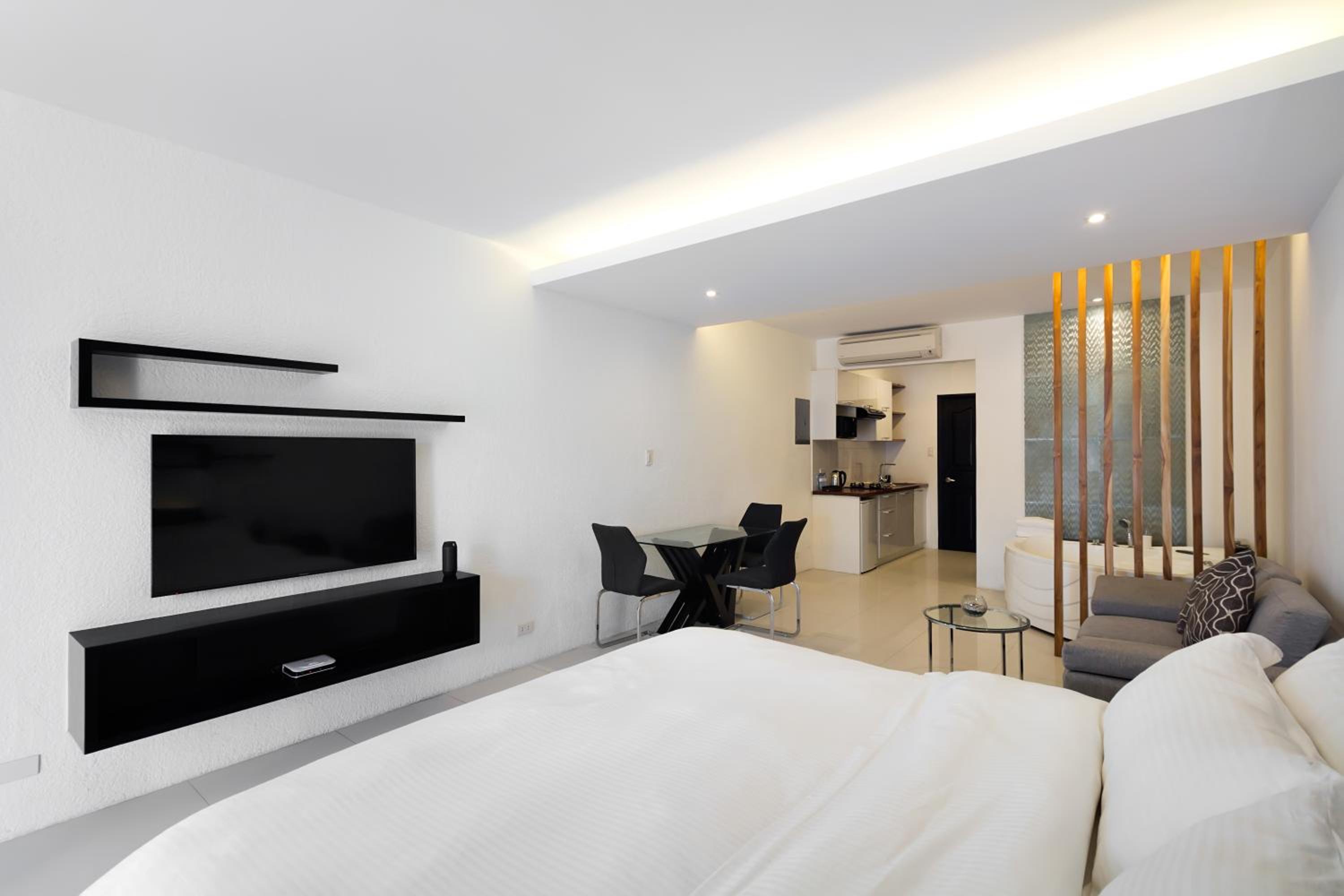 Luxury, Suite