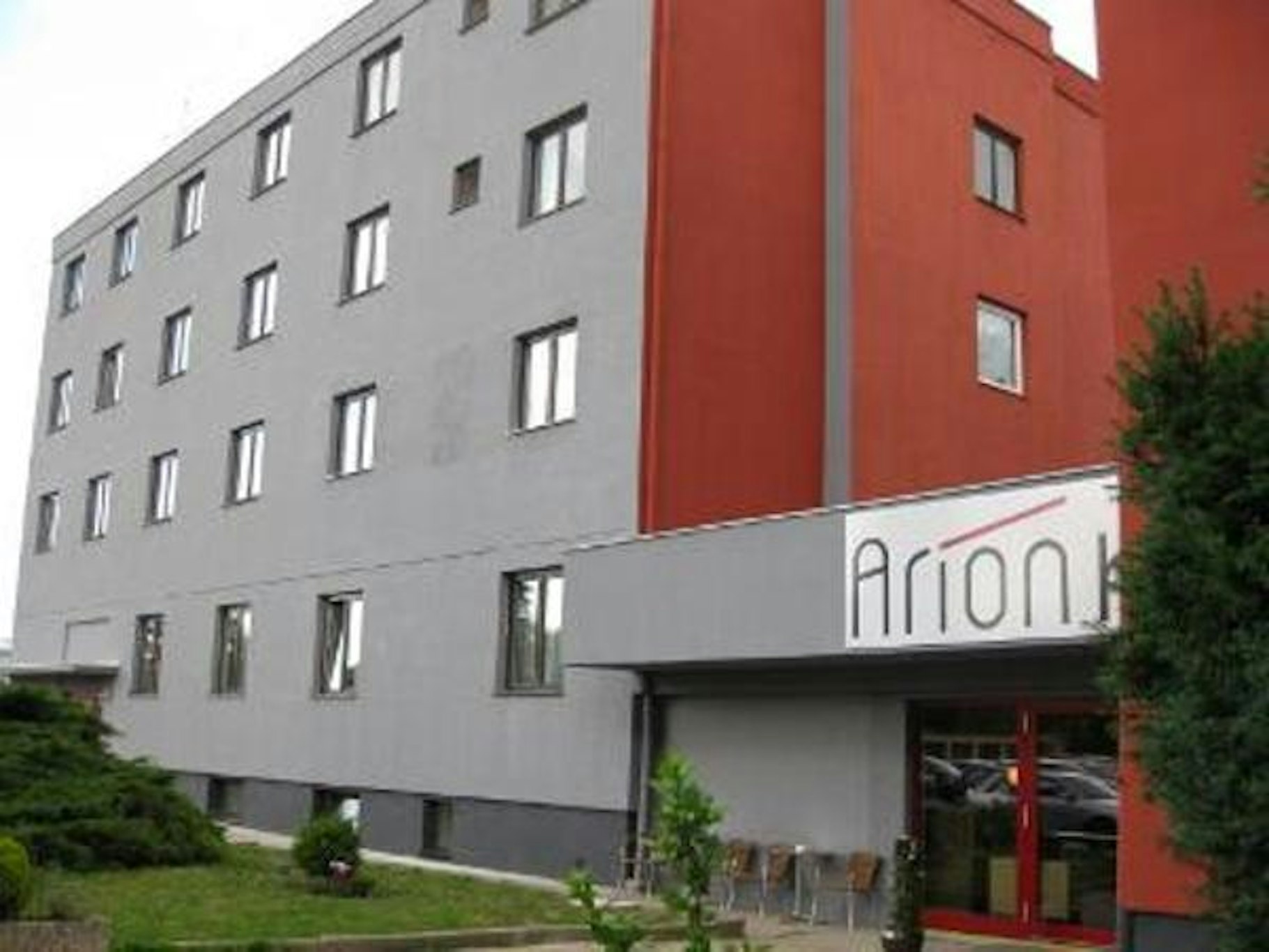 Arion Airport Hotel 1/8