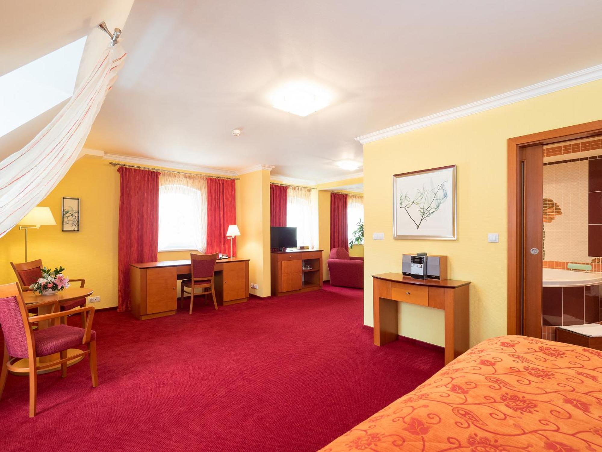Hotel Ceska Koruna 54/76