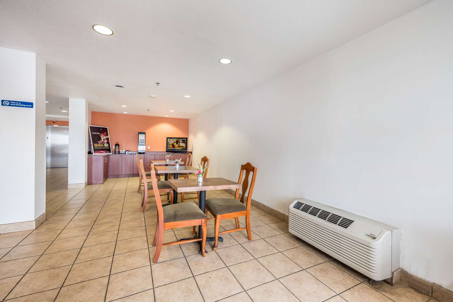 Golden Isles Inn & Suites Brunswick South 8/38