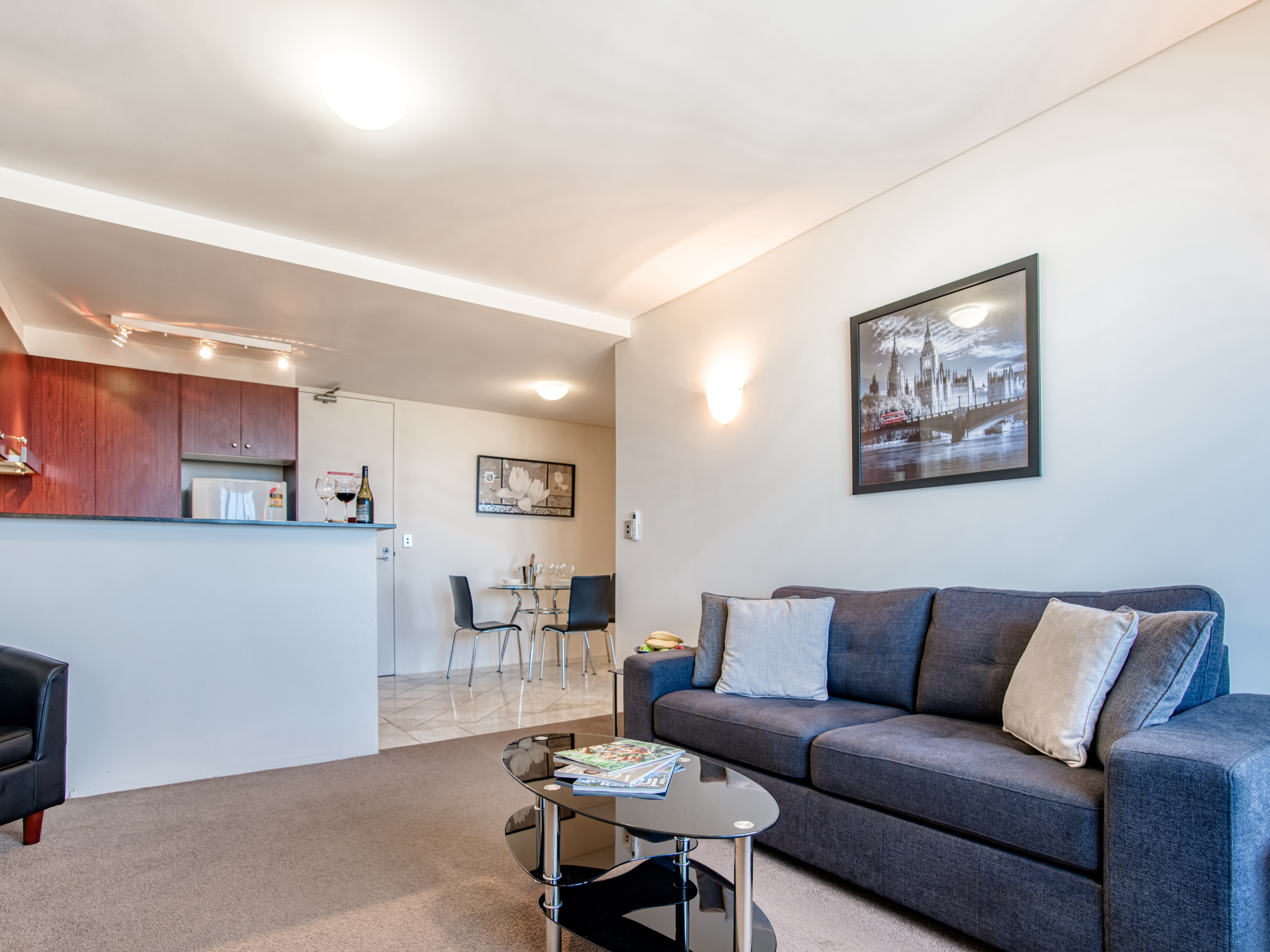 Park Regis Concierge Apartments 29/41