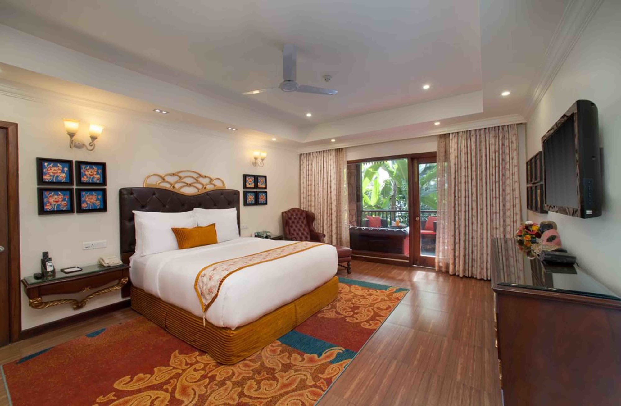 GRAND, VILLA