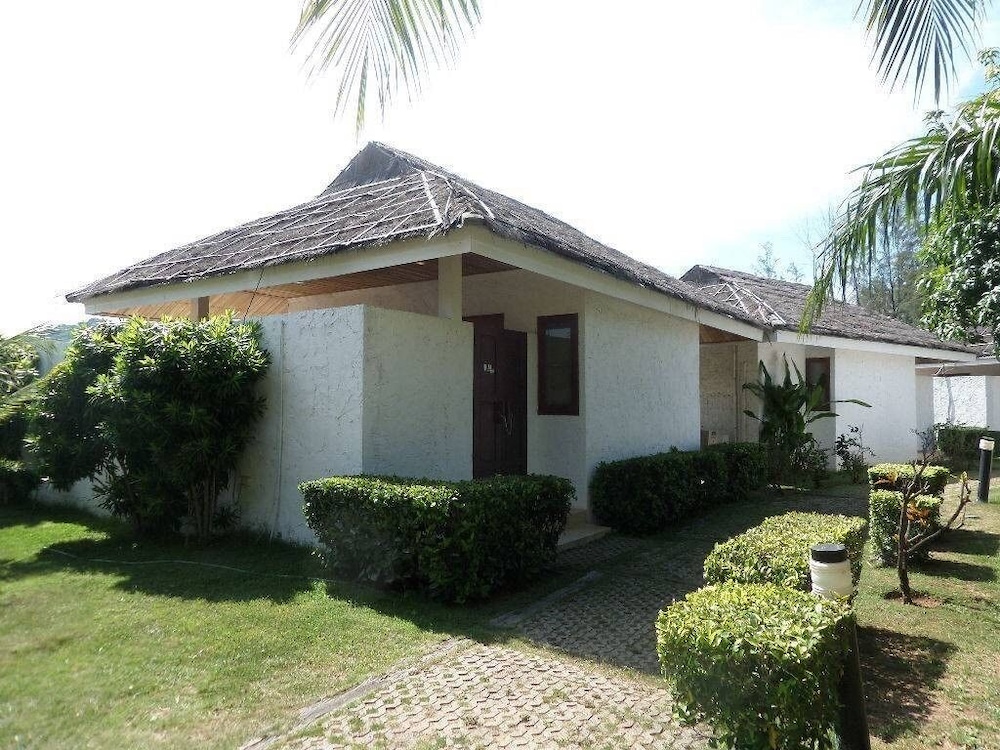 Lawana Escape Beach Resort 40/50