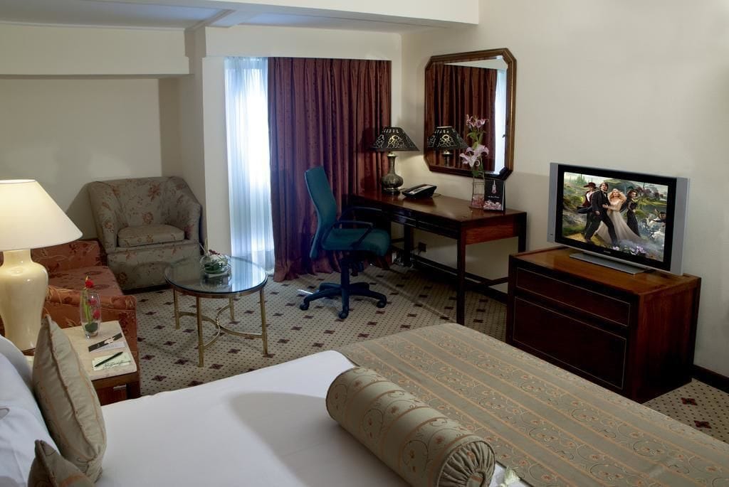 جناح تنفيذي بسرير كينج، Avari Hotel Lahore 4/6