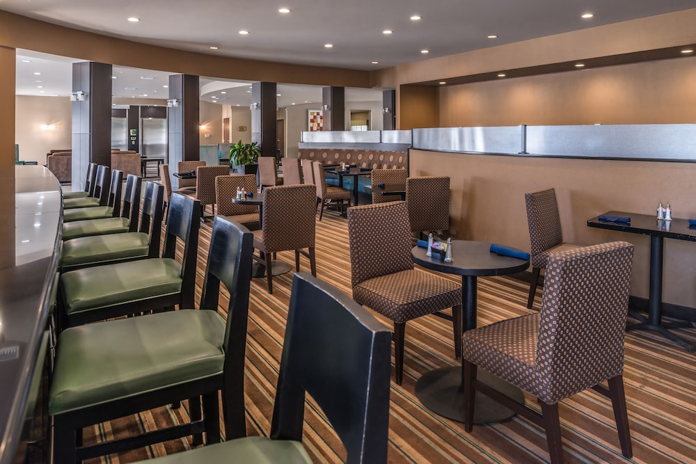 Holiday Inn Ontario Airport 57/73