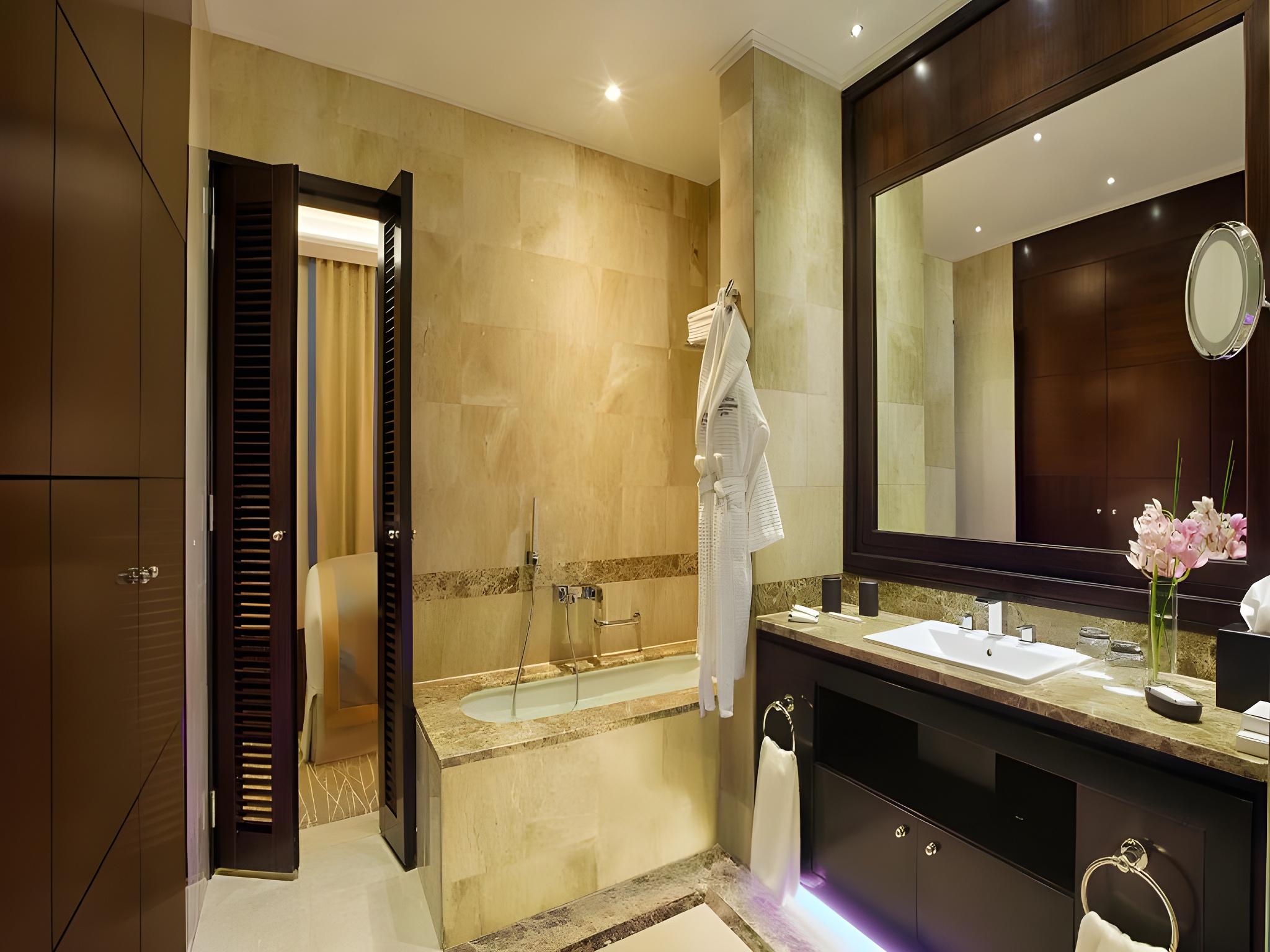 Deluxe, Single, Double Bed, Pool View