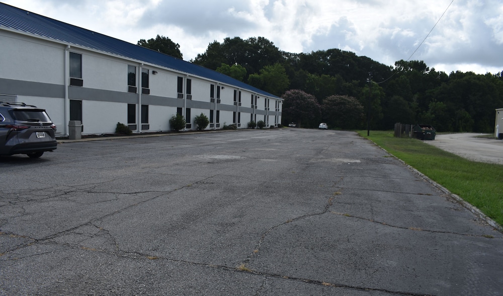 Executive Inn & Suites Baker 20/28