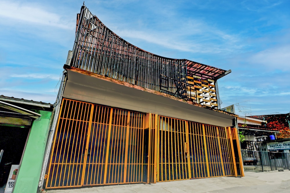 Hotel O Surabaya near Surabaya Town Square formerly Kupang Gunung Residence in SURABAYA