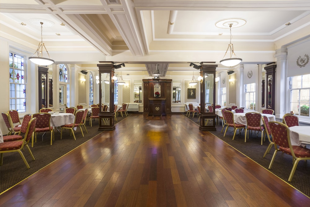 Wynns Hotel 16/33