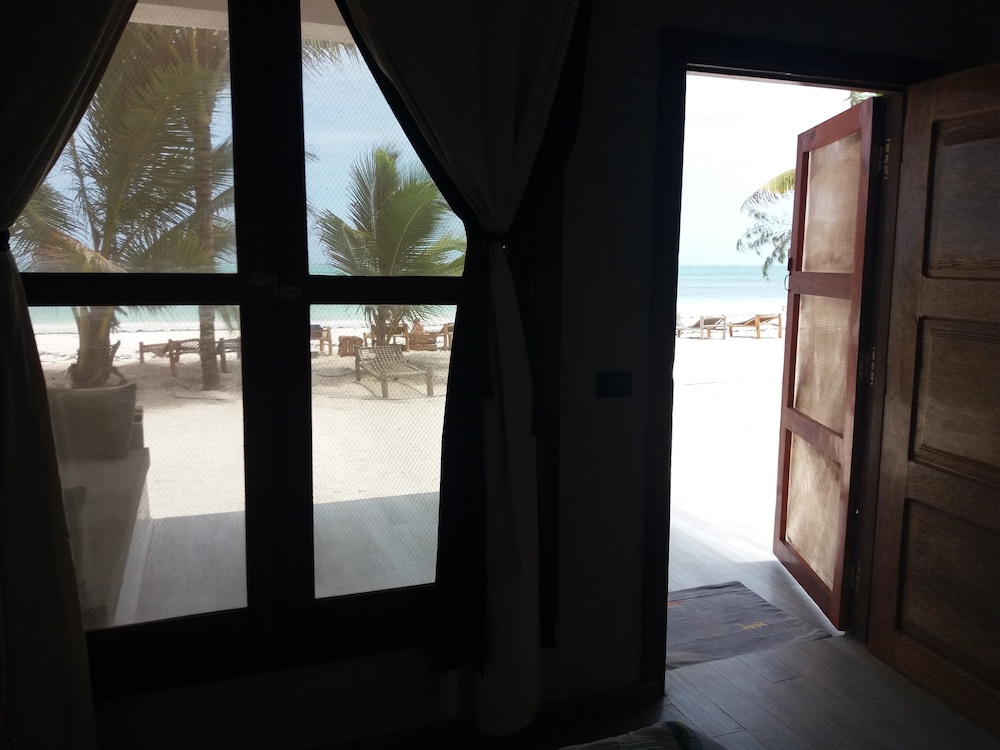 White Dream Lodge & Restaurant 15/49