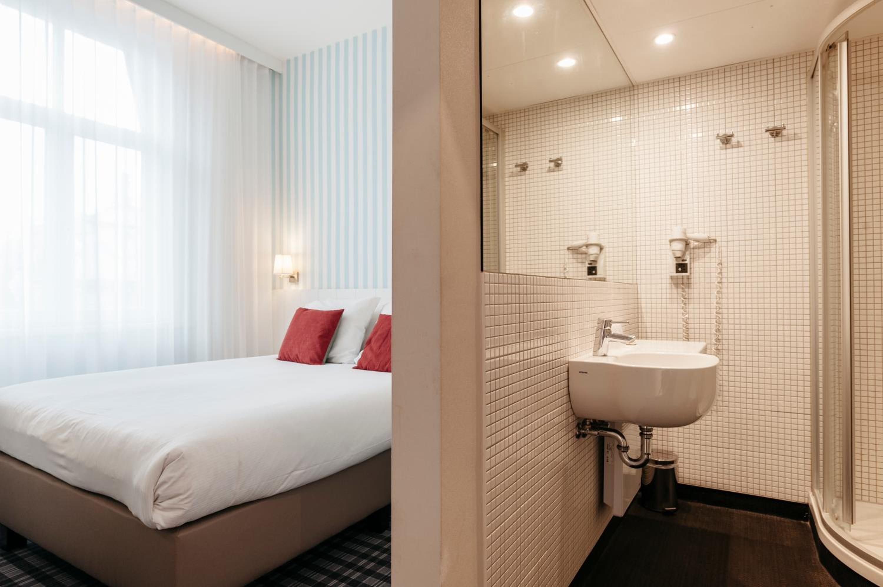 Charming, Double Bed، Leopold Hotel Ostend 7/9