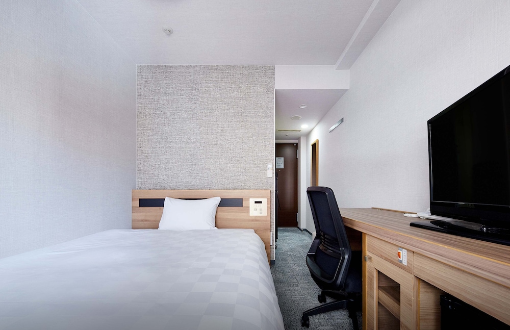 ROOM, SINGLE