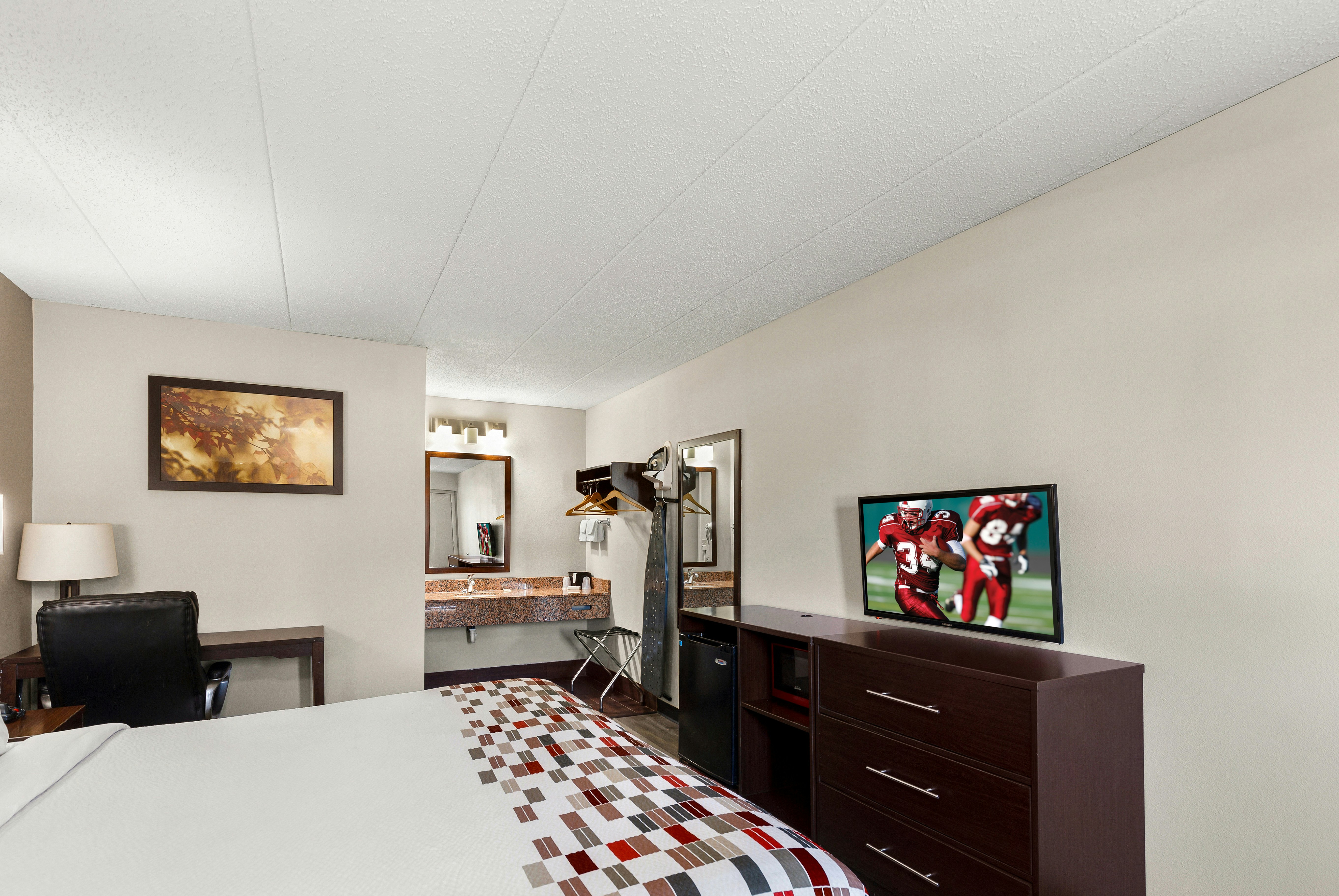 غرفة سوبيريور بسرير كينج، Red Roof Inn Springfield Il 2/6