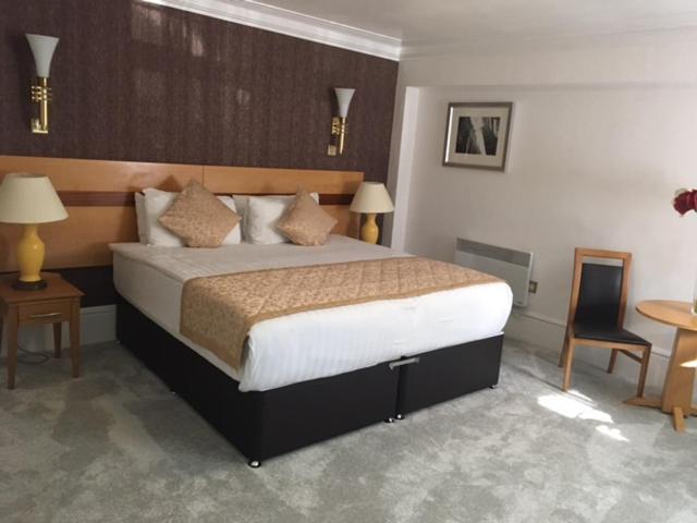 Suite, Queen Bed