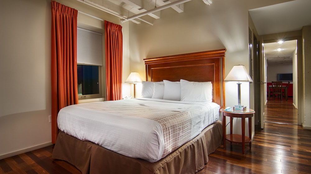 Grand Eastonian Suites Hotel 14/79