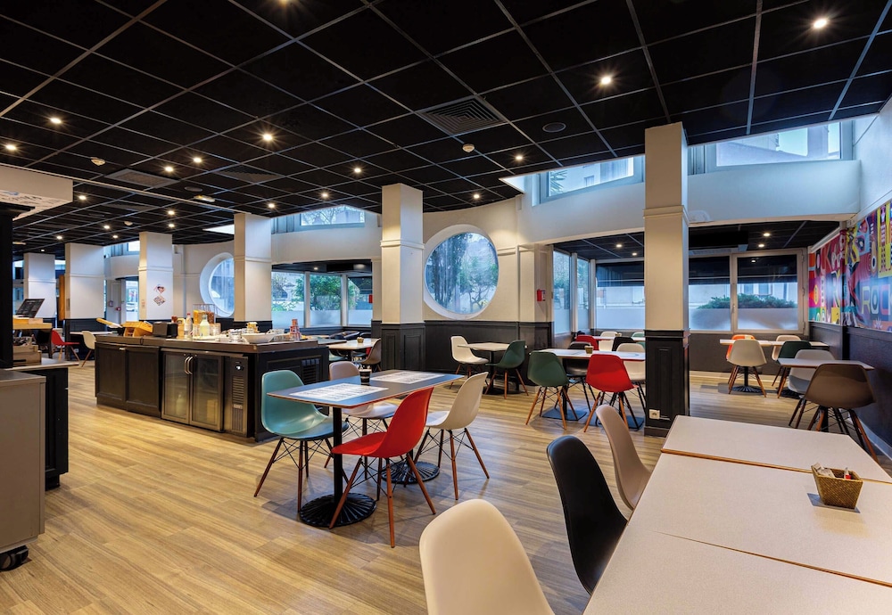 restaurant cafeteria