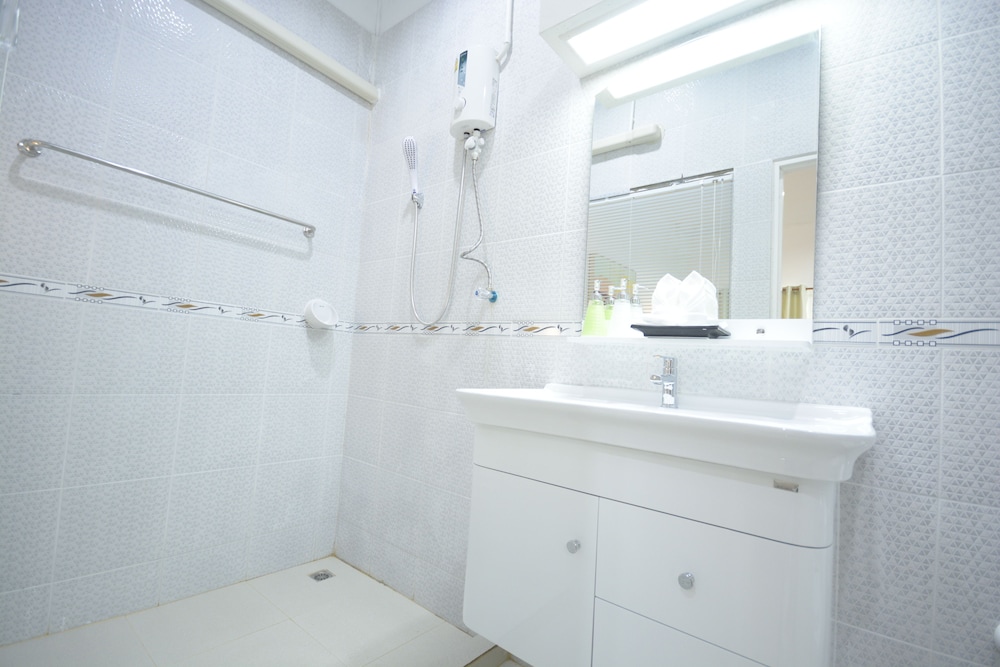 Irest Ao Nang Sea Front Sha Certified 34/36