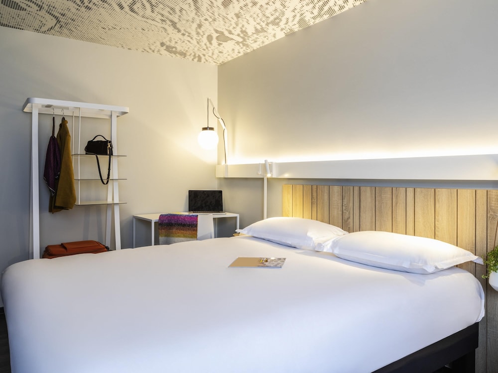 STANDARD, DOUBLE BED