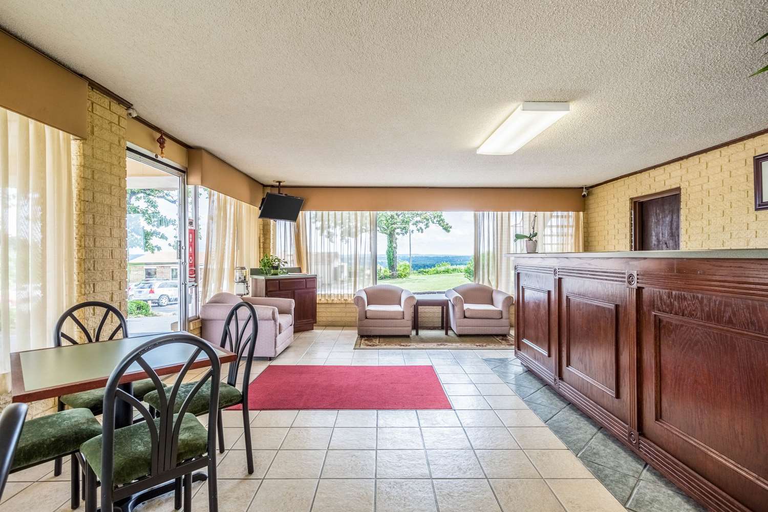 Days Inn by Wyndham Batesville AR 4/13