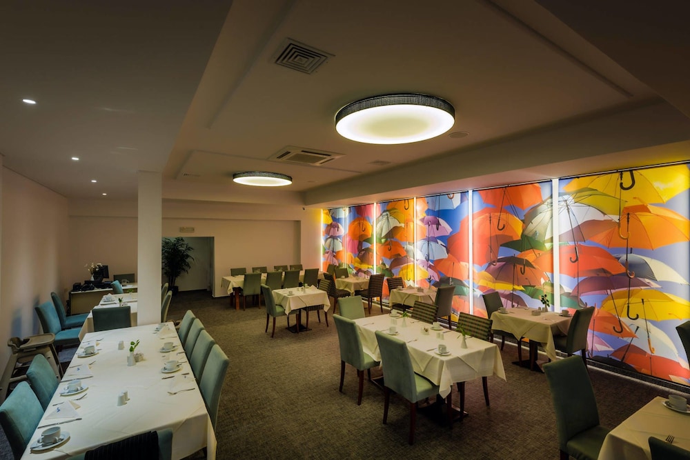 Mediterranean Beach Resort 55/65