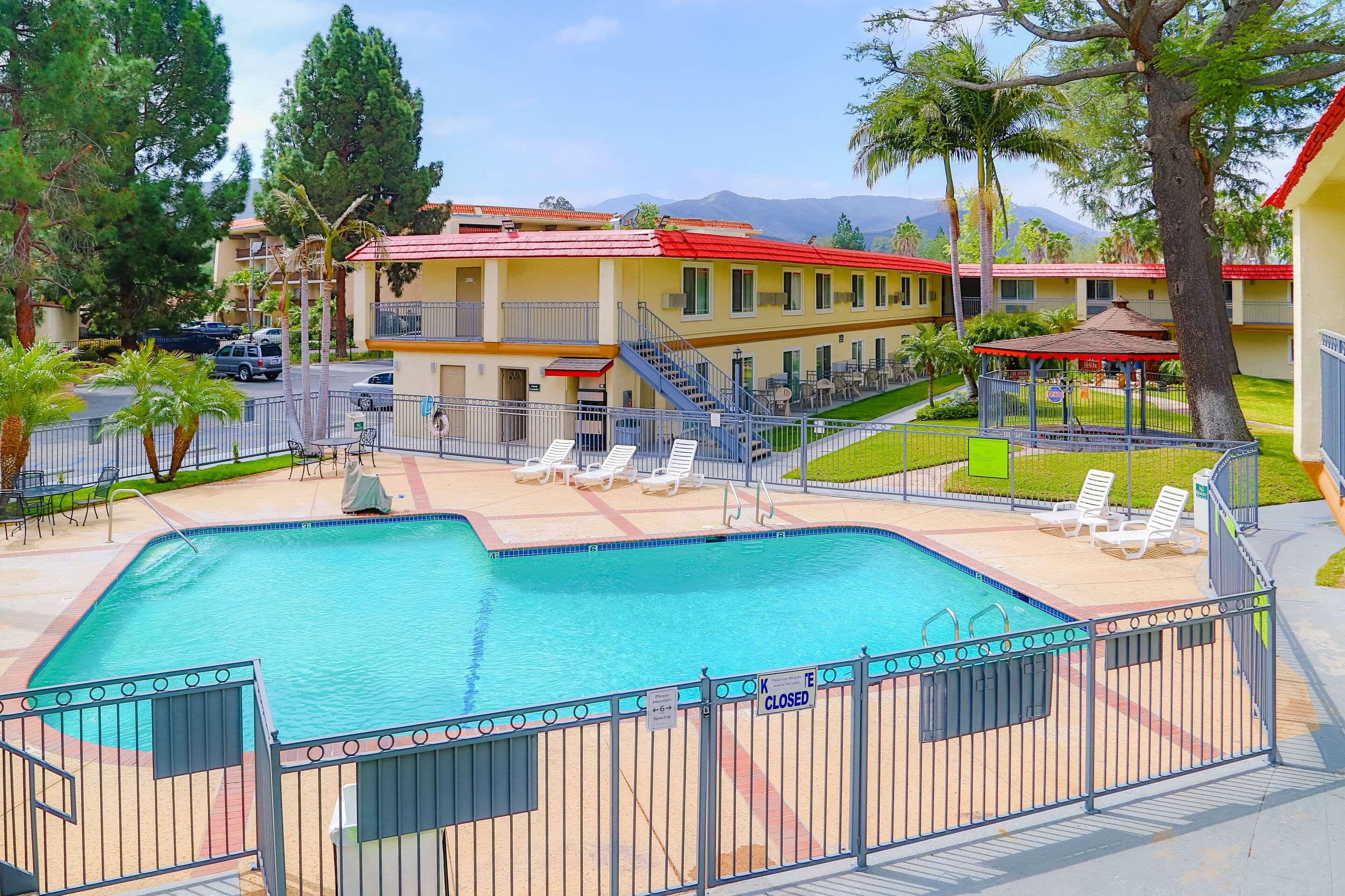 Quality Inn & Suites Thousand Oaks 2/38