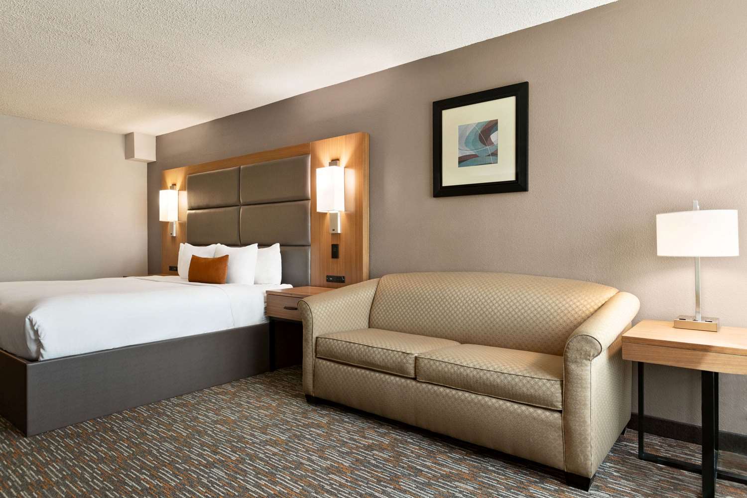 Wingate By Wyndham Cincinnati Blue Ash 4/28