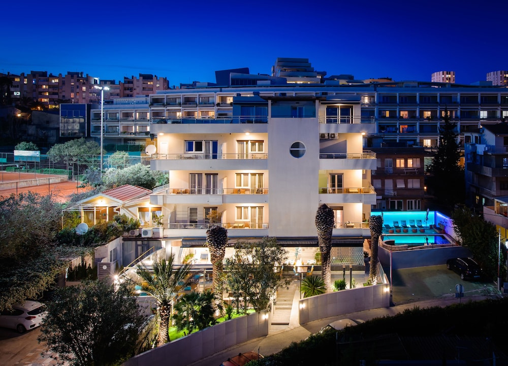 Boban Luxury Suites 5/80