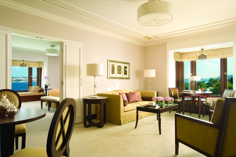Four Seasons Hotel Istanbul at the Bosphorus 39/80