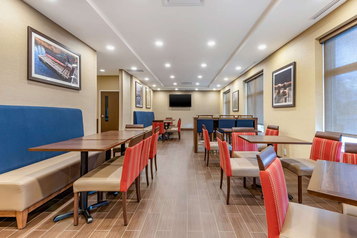 Comfort Inn & Suites Goderich, ON 7/10