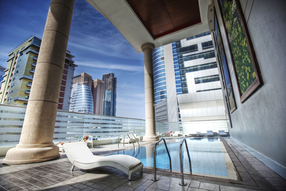 swimming pool spa