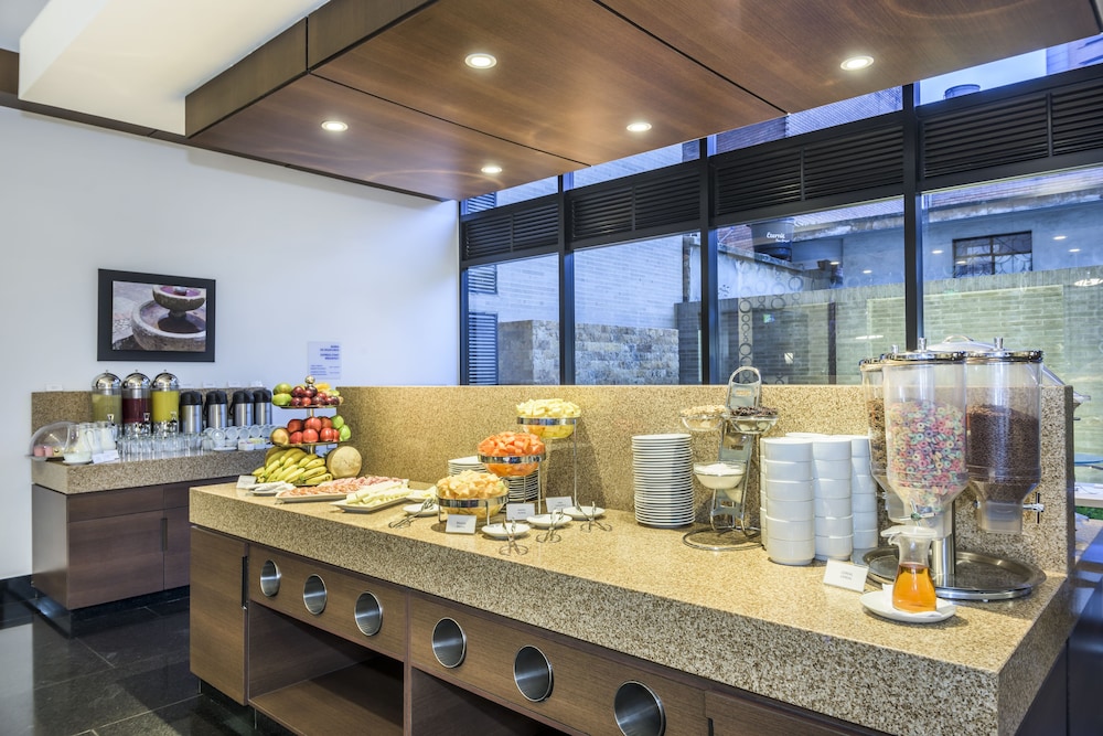 Holiday Inn Express Suites Bogota Dc Ex Zona Financiera 36/53