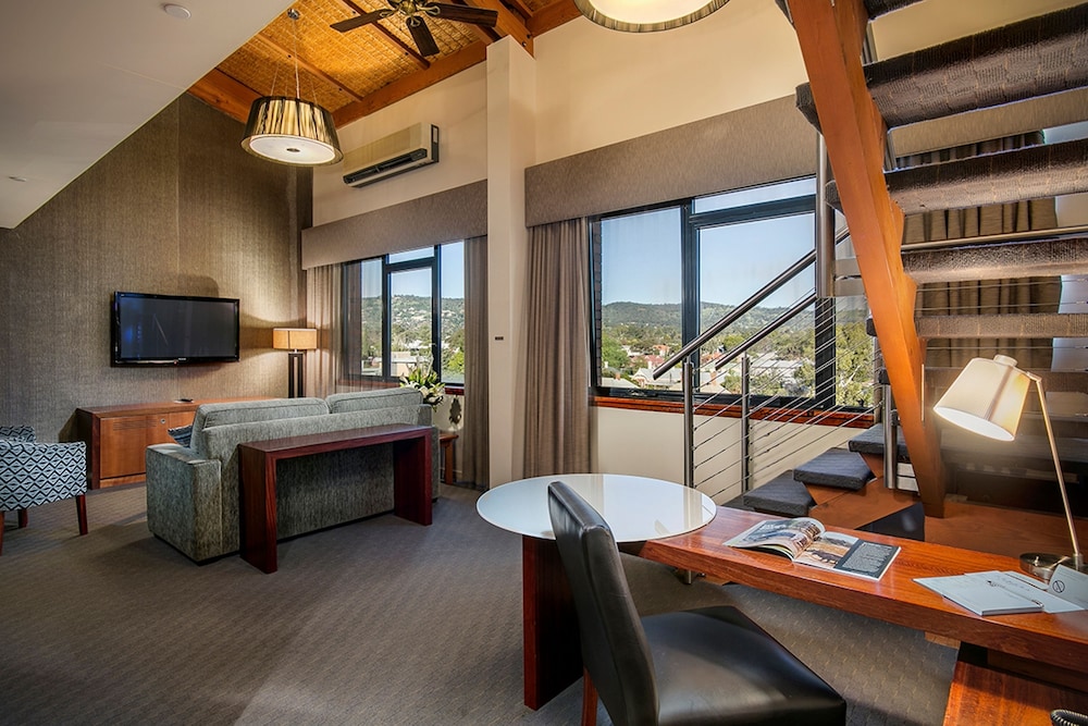 Arkaba Hotel Adelaide 32/64
