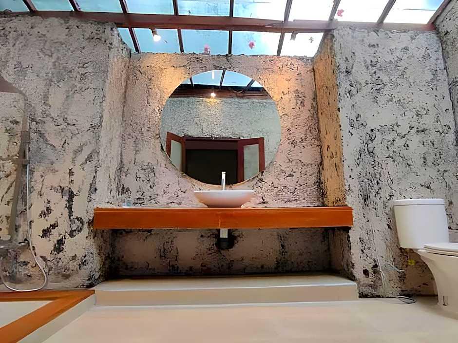 Imah Seniman Hotel 51/53