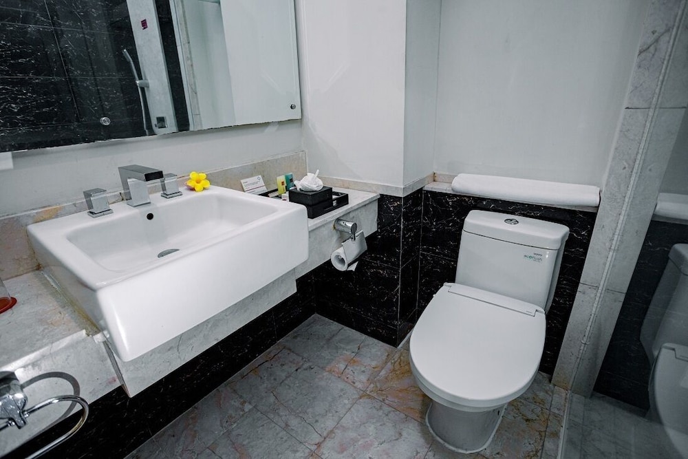 Emersia Hotel Resort 49/50