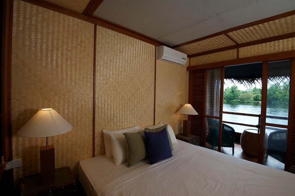 Yathra Houseboat By Jetwing 7/27