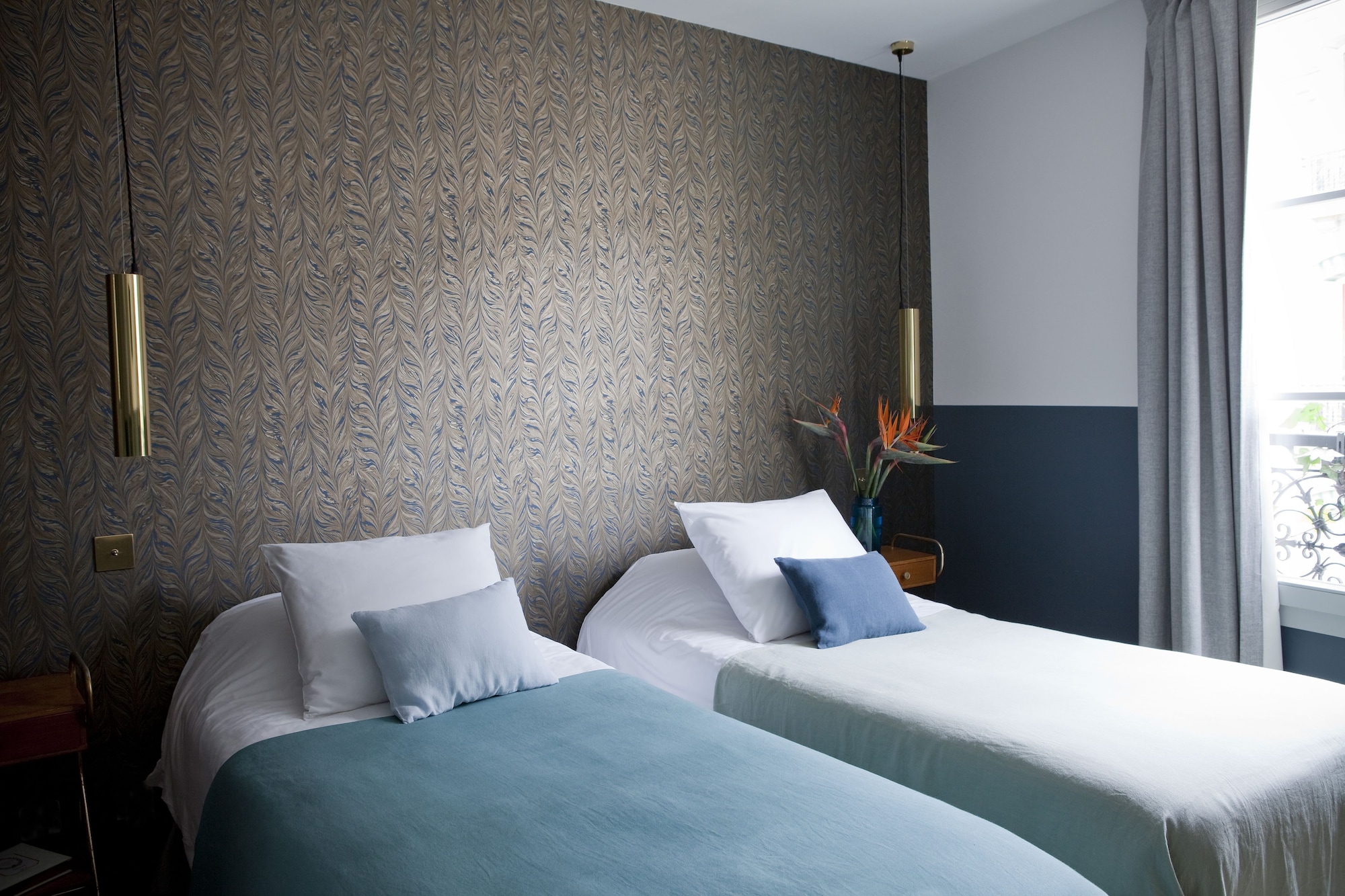 ROOM, TWIN BEDS