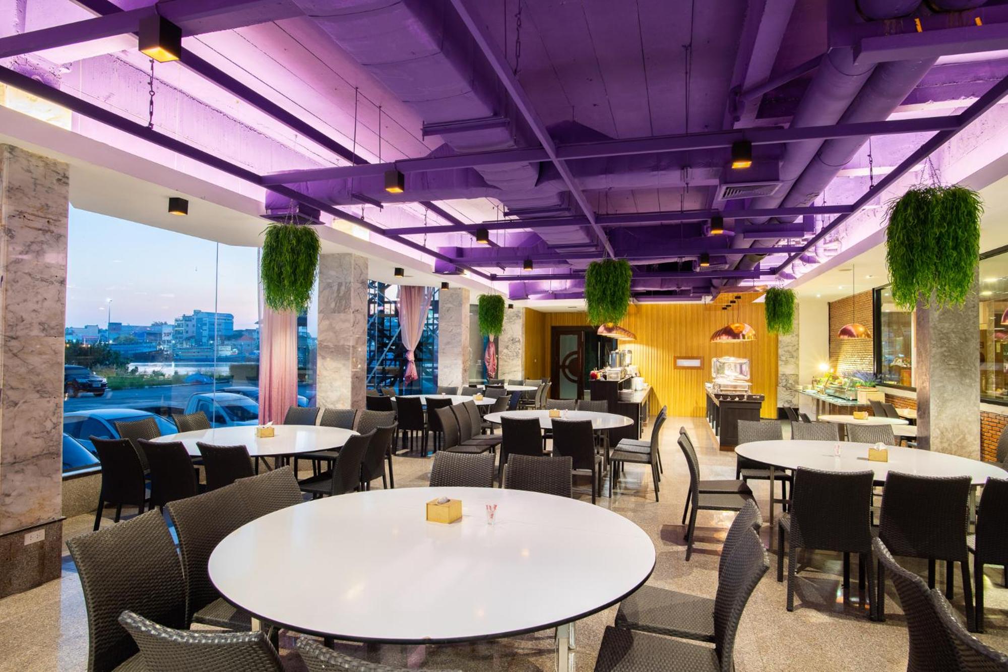 CBD 2 Hotel 41/46