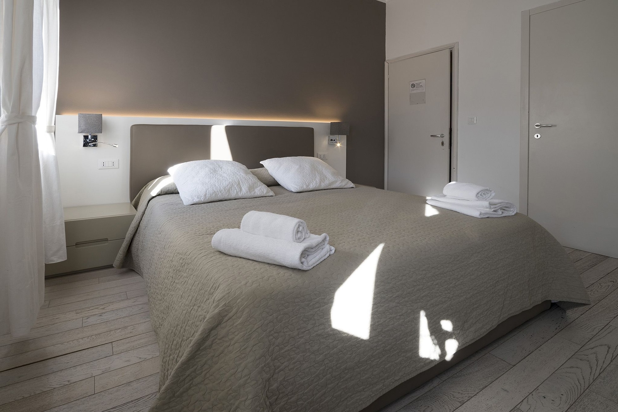 STANDARD, DOUBLE BED