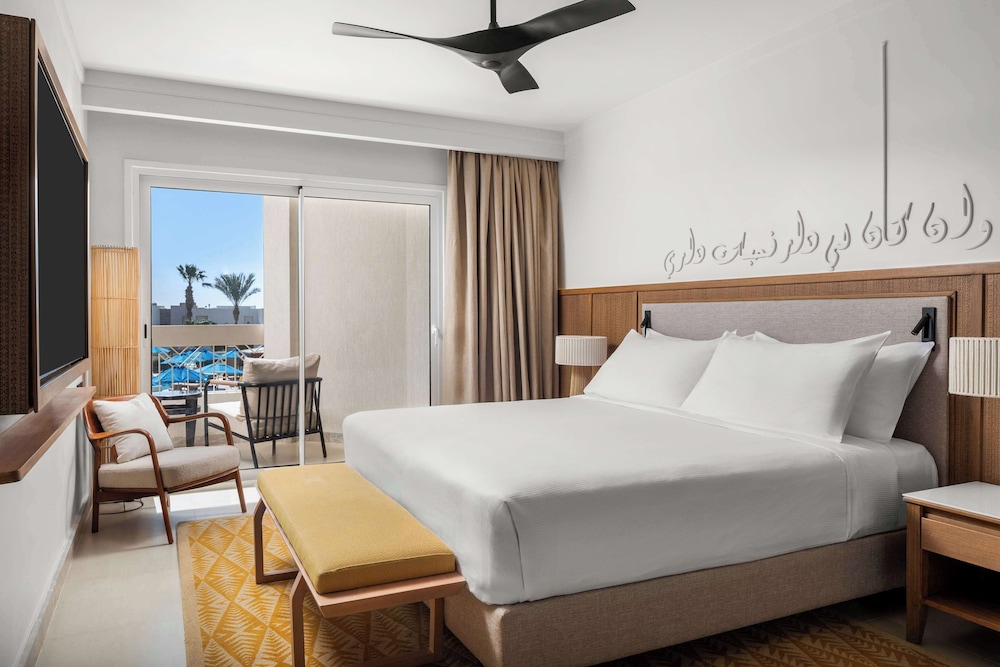 Romantic, Suite, King Bed, Beach Side, Sea View