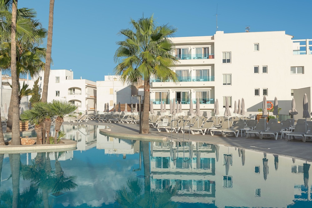 Hotel Cala Bona 70/72