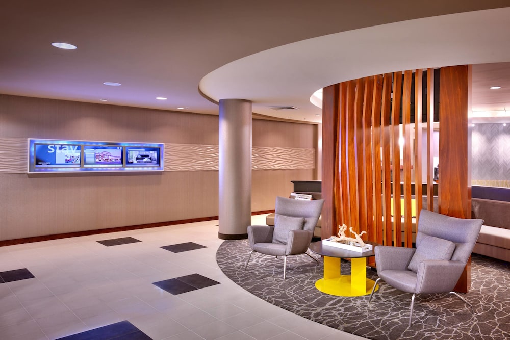 SpringHill Suites Lehi at Thanksgiving Point 15/24