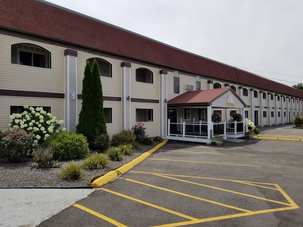 All Seasons Inn And Suites 24/26