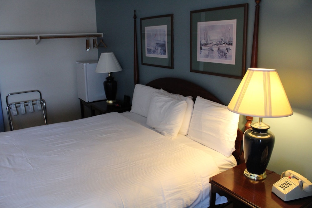 Boothbay Harbor Inn 24/69