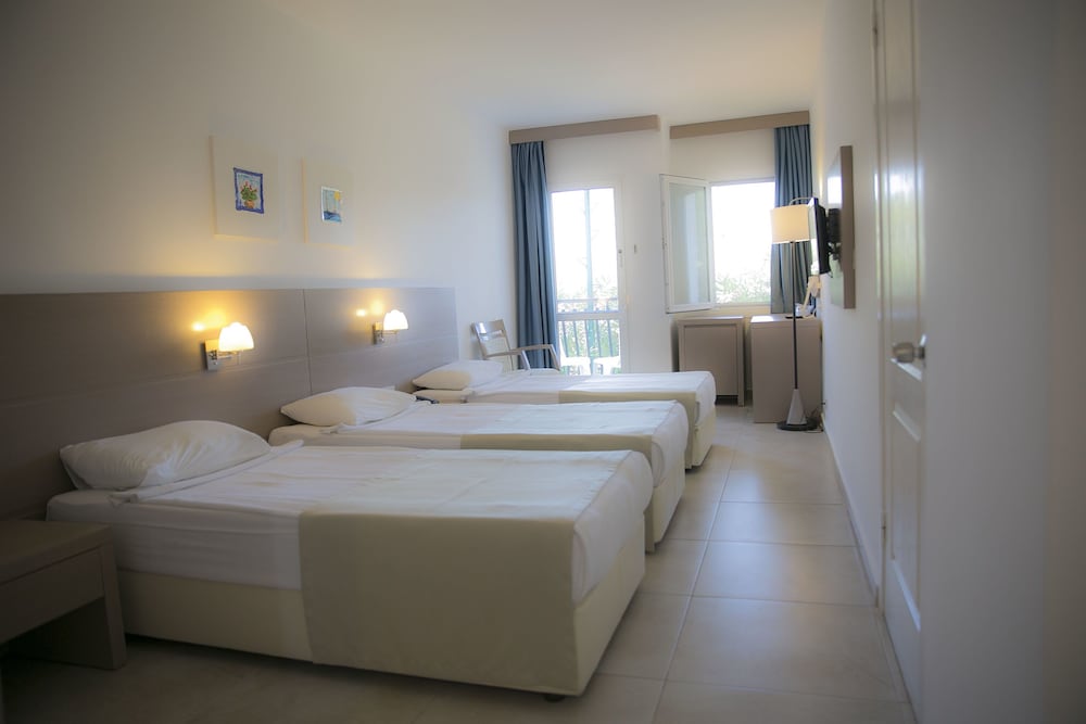 Bodrum Sea Side Beach Club Hotel - All Inclusive 17/72