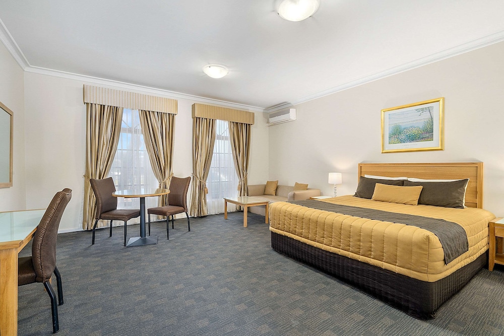 Sherbourne Terrace Hotel 6/39