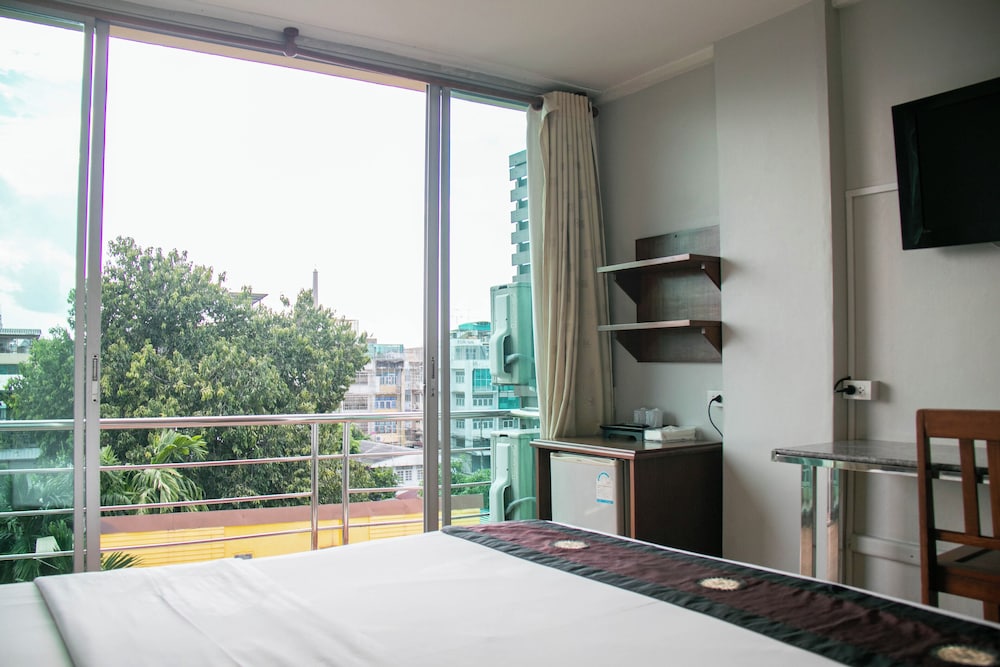 Lamphu Tree House Boutique Hotel 26/70