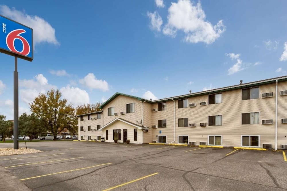 Motel6 Albert Lea, MN 49/59