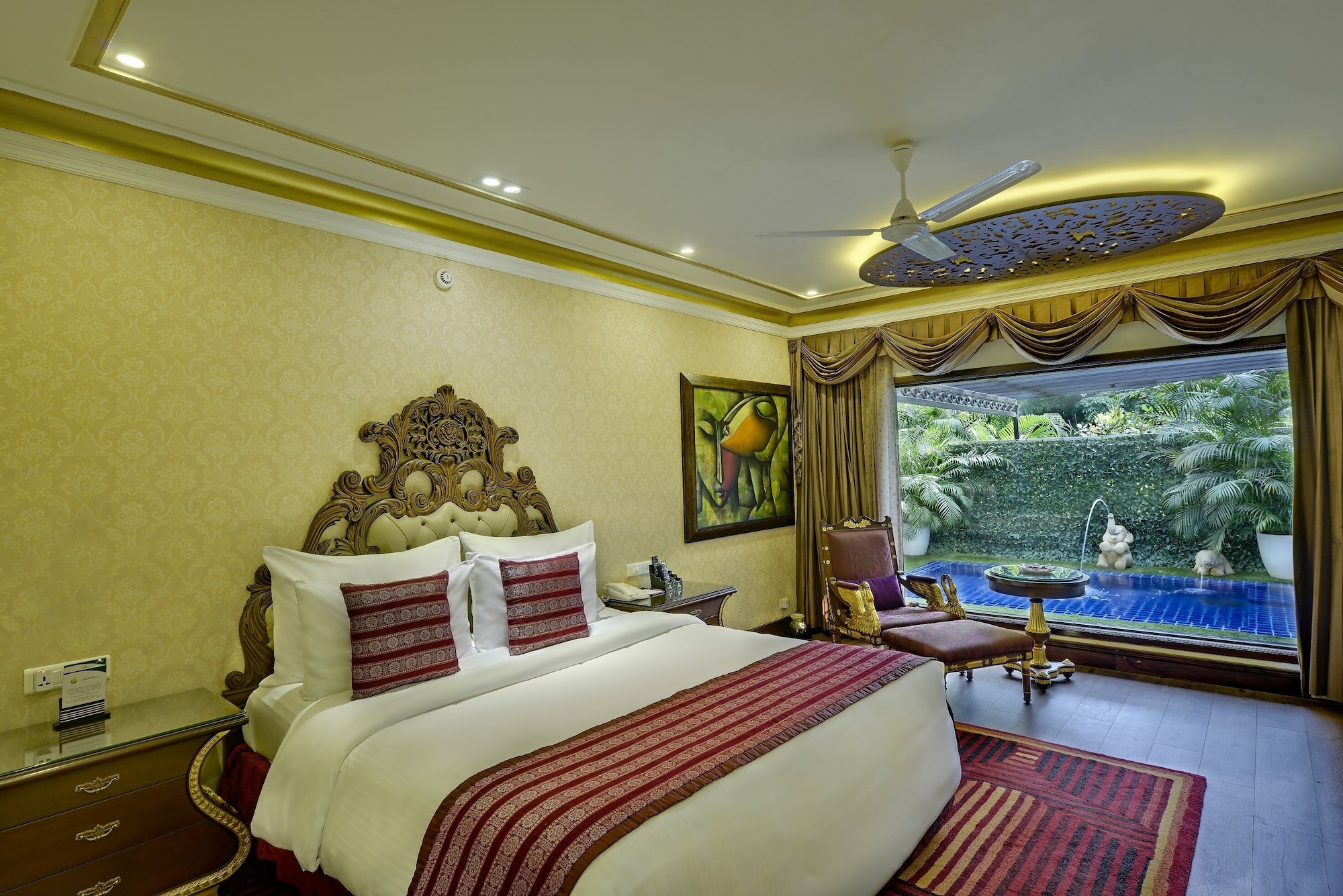 Regent, Villa, King Bed