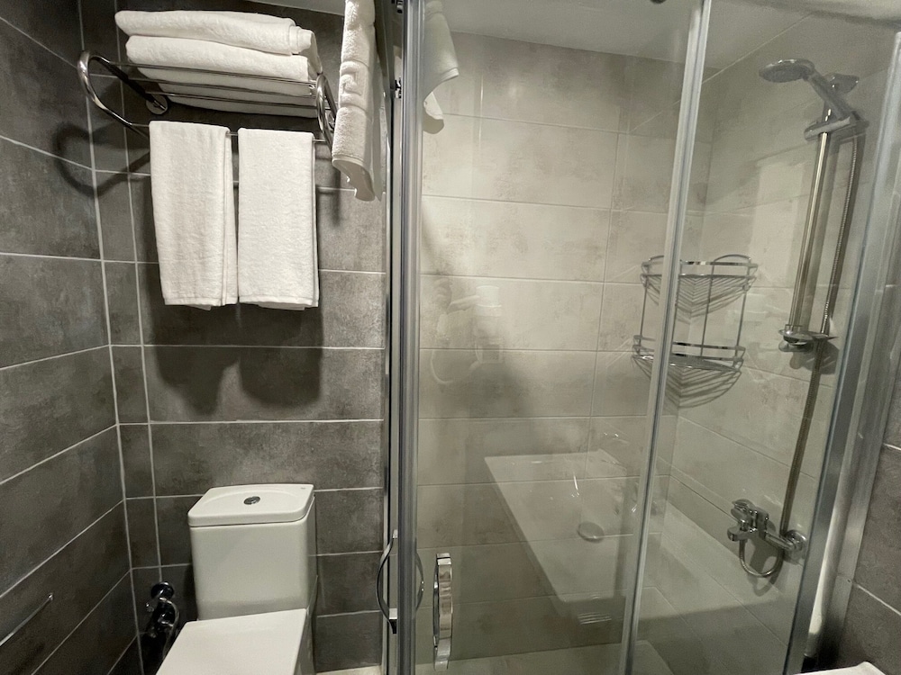 OPERA Boutique Hotel 24/24