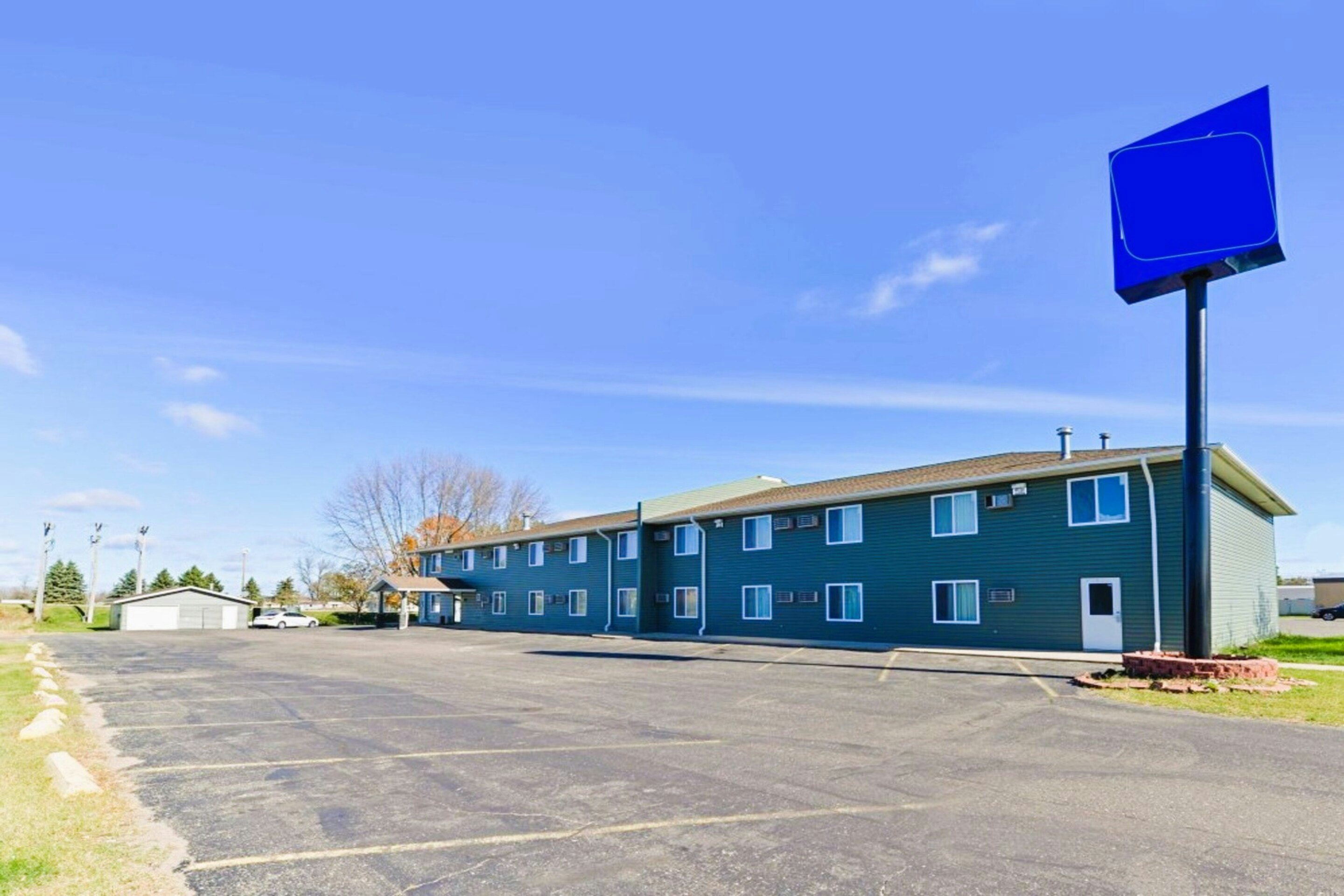 Love Hotels Staples at HWY 10 MN 2/13
